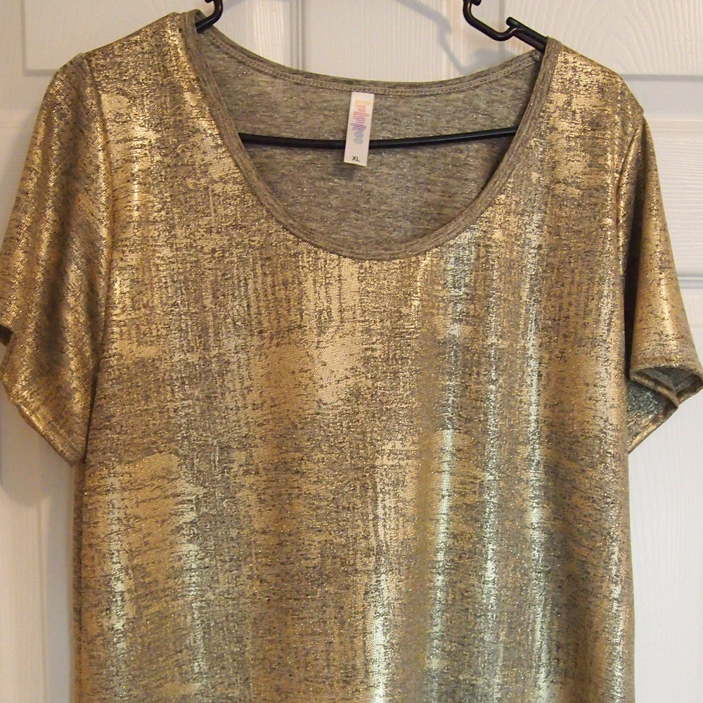 Lularoe Vintage Elegant Classic T